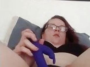 Fucking my pussy with my toy to orgasm!